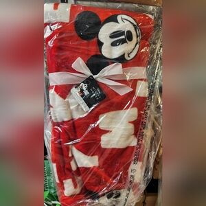 New with tags Disney Mickey Mouse plush throw blanket size 60"x70"
